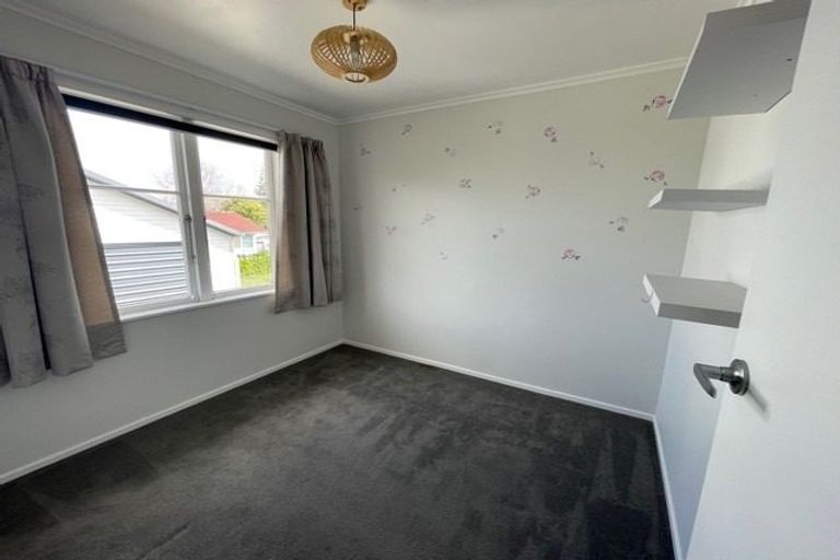 Photo of property in 60 St Leonards Road, Kelston, Auckland, 0602
