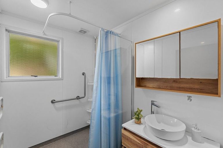 Photo of property in 1/18 Matipo Road, Te Atatu Peninsula, Auckland, 0610