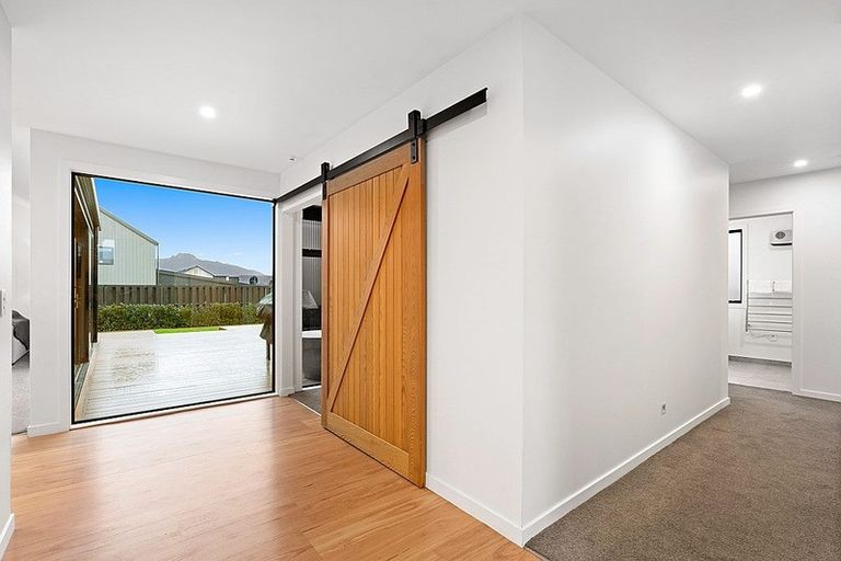 Photo of property in 10 Sawdon Street, Wanaka, 9305