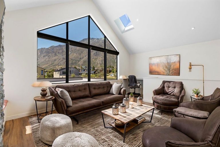 Photo of property in 26 Soudley Court, Jacks Point, Queenstown, 9371