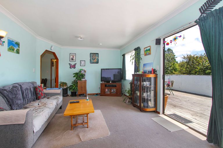 Photo of property in 22 Zingaro Place, Massey, Auckland, 0614