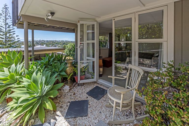 Photo of property in 31 Monyash Road, Manly, Whangaparaoa, 0930