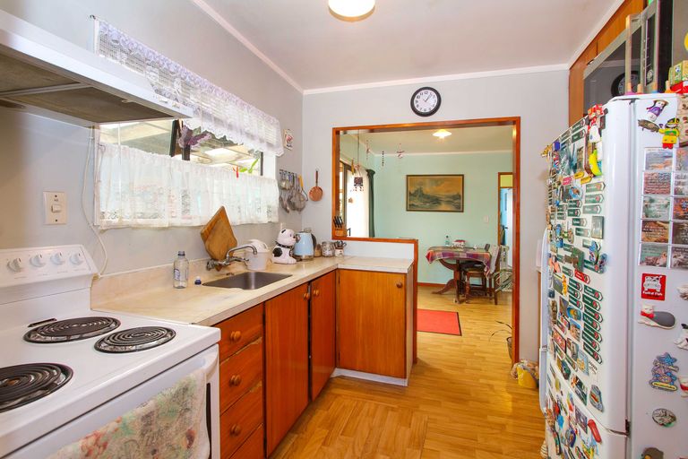 Photo of property in 22 Zingaro Place, Massey, Auckland, 0614