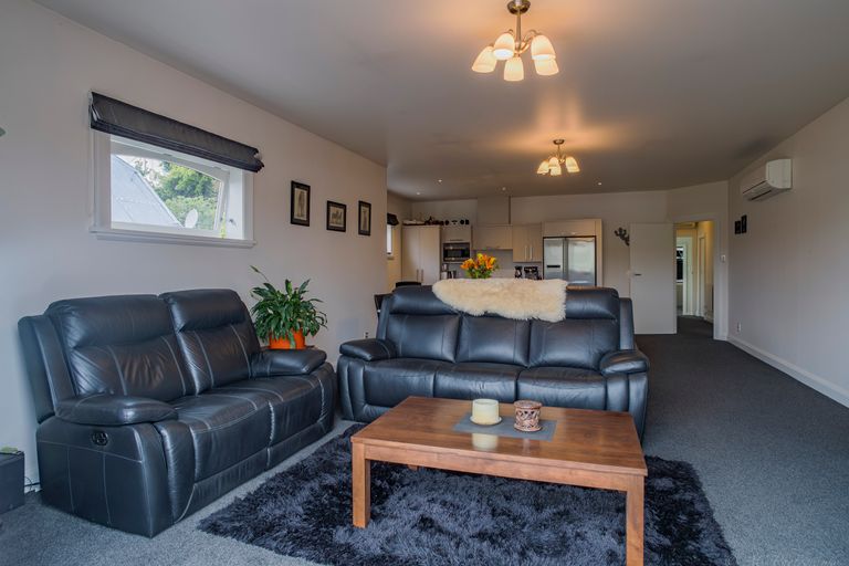 Photo of property in 16 Grasmere Street, Waimataitai, Timaru, 7910