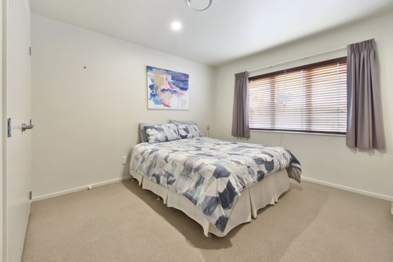 Photo of property in 256 Hill Road, The Gardens, Auckland, 2105