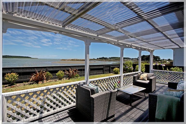 Photo of property in 9 Rosvall Place, Foxton Beach, Foxton, 4815