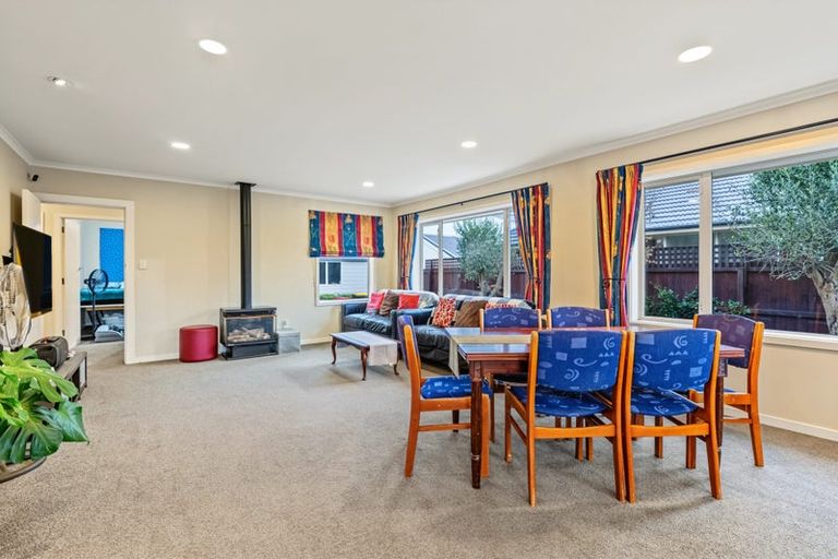 Photo of property in 43 Daniels Road, Redwood, Christchurch, 8051