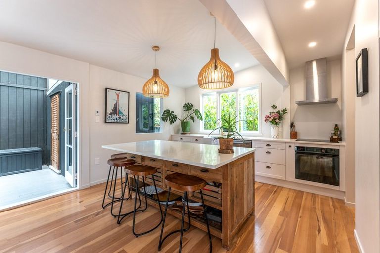 Photo of property in 1 Rata Street, Oneroa, Waiheke Island, 1081