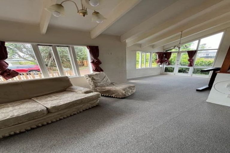 Photo of property in 27 Springfield Street, Forrest Hill, Auckland, 0620