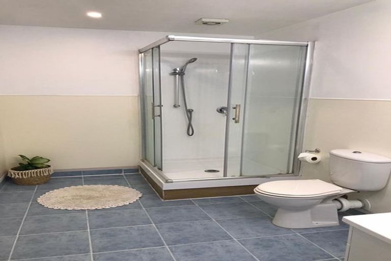 Photo of property in 3/496 Glenfield Road, Glenfield, Auckland, 0629