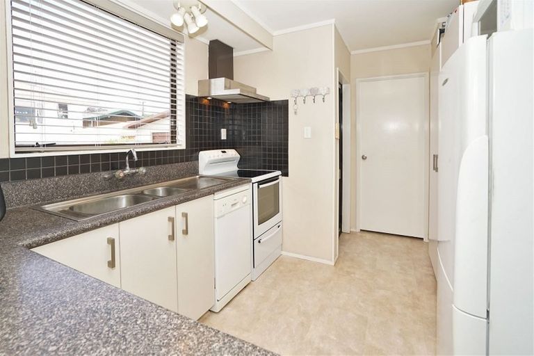 Photo of property in 2 Nyanza Street, Nawton, Hamilton, 3200