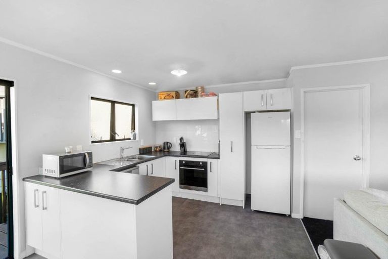 Photo of property in 59 Reynella Drive, Massey, Auckland, 0614