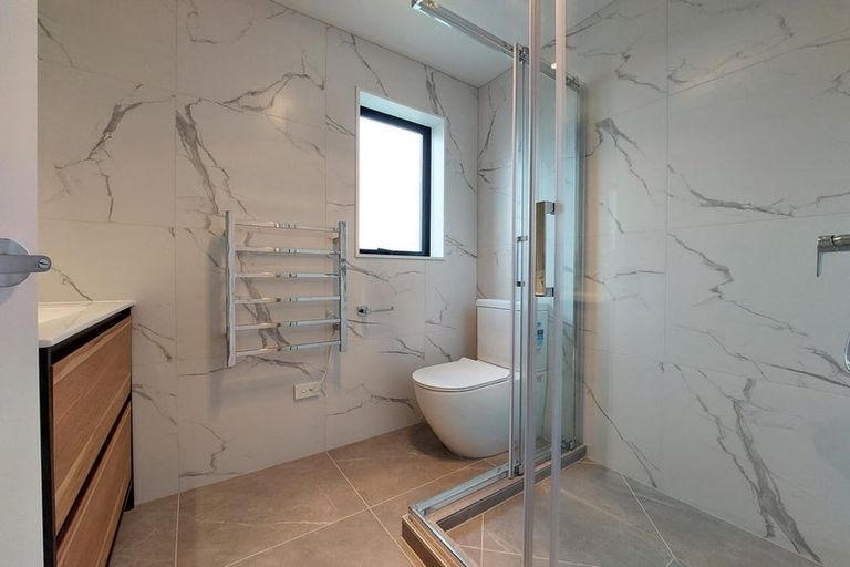 Photo of property in 8b Nandana Drive, Glen Eden, Auckland, 0602