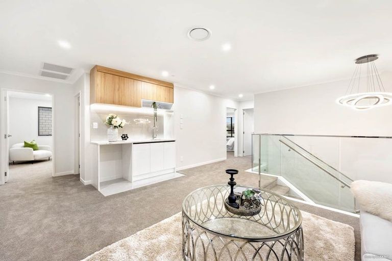 Photo of property in 22 Ballyliffin Drive, Flat Bush, Auckland, 2019