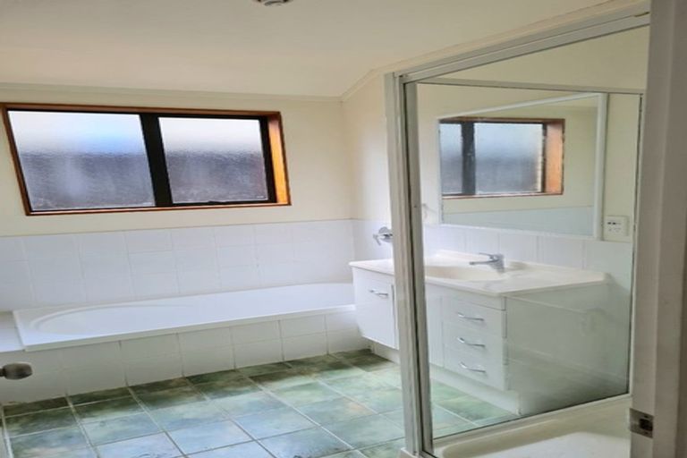 Photo of property in 4 Red Hibiscus Road, Stanmore Bay, Whangaparaoa, 0932