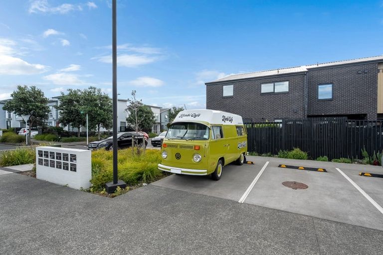 Photo of property in 68 Glidepath Road, Hobsonville, Auckland, 0616