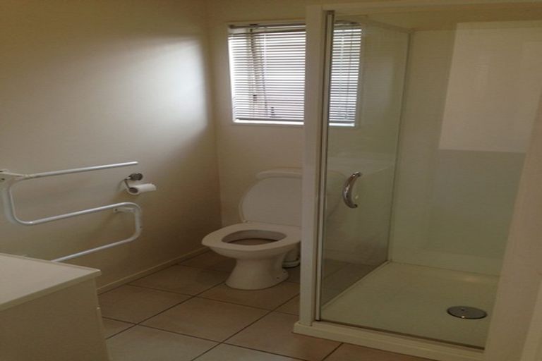 Photo of property in 24 Brashier Circle, Sunnyvale, Auckland, 0612