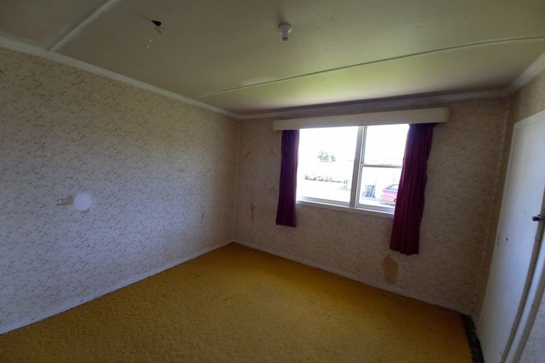 Photo of property in 25 Main Road, Tuatapere, 9620