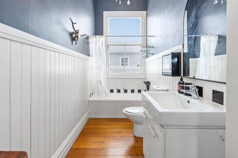 Photo of property in 98 Hatea Drive, Regent, Whangarei, 0112