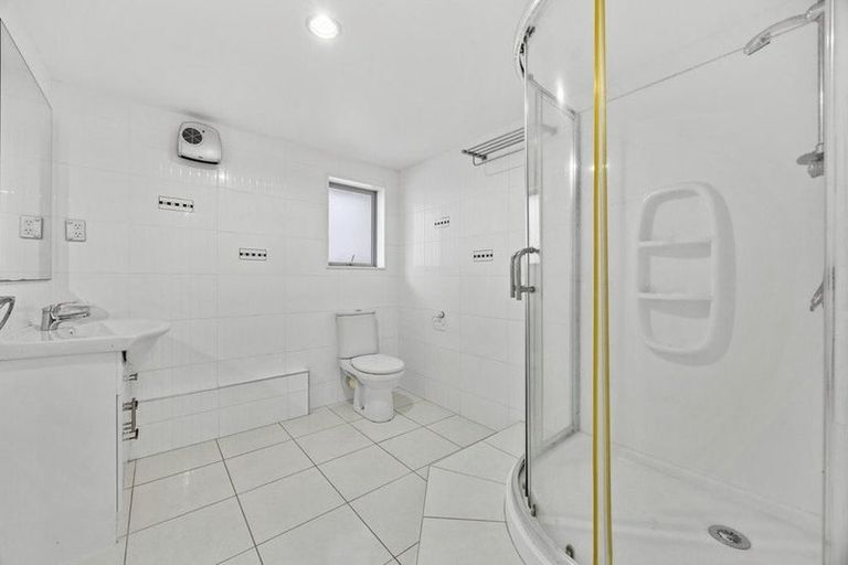 Photo of property in 7 Lewis Road, Pakuranga, Auckland, 2010