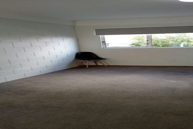 Photo of property in 1/21 Mcbreen Avenue, Northcote, Auckland, 0627