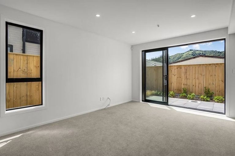 Photo of property in 8/27 Main Road, Wainuiomata, Lower Hutt, 5014