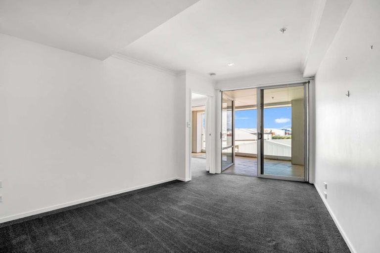 Photo of property in Algarve Apartments, 215/332 Maunganui Road, Mount Maunganui, 3116