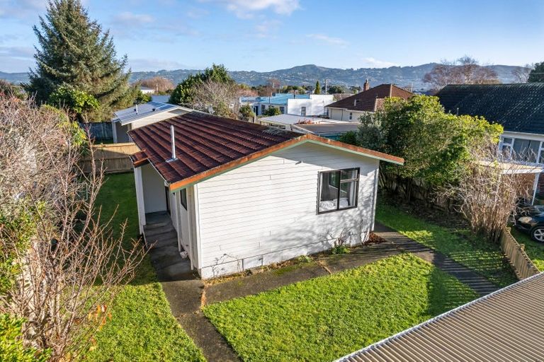 Photo of property in 193a Whites Line East, Waiwhetu, Lower Hutt, 5010