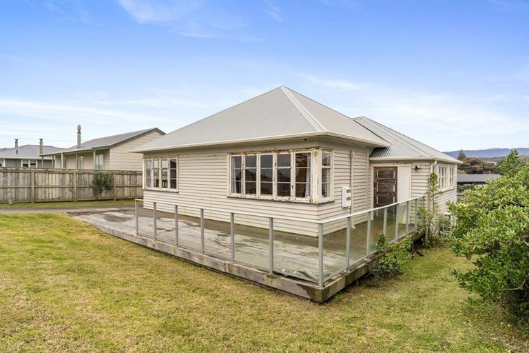 Photo of property in 38 Marine Parade, Otaki Beach, Otaki, 5512