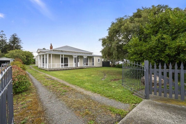 Photo of property in 37 Grey Street, Marton, 4710