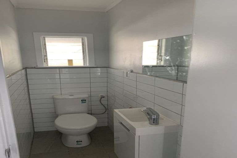 Photo of property in 11a Hill Crescent, Papakura, 2110