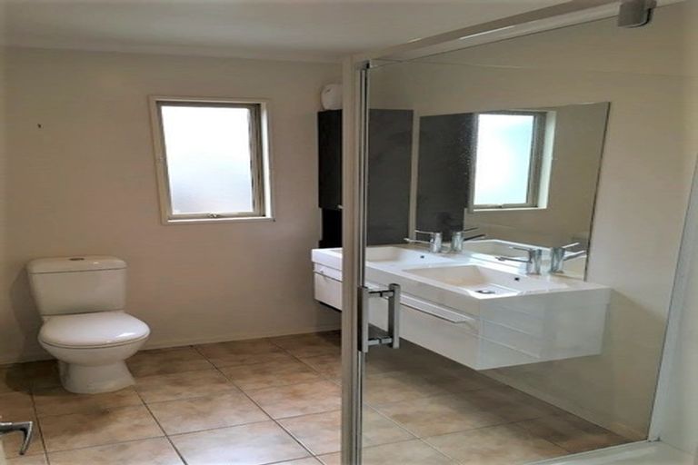 Photo of property in 18 Scarlet Lane, Redwood, Christchurch, 8051