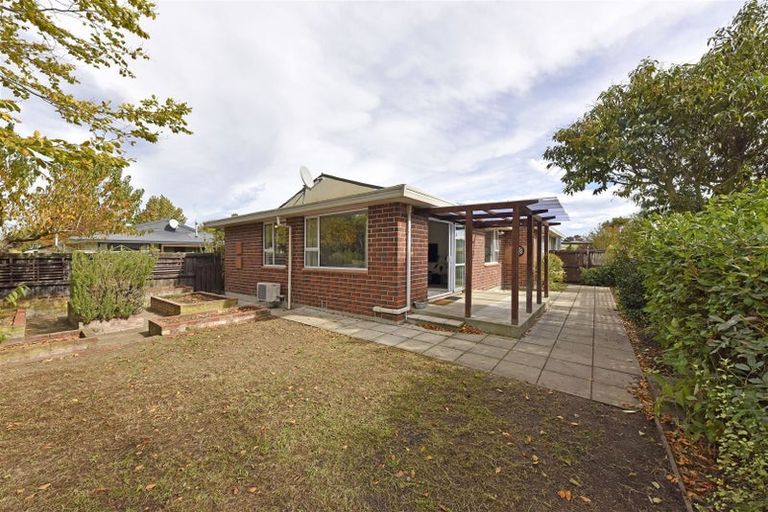 Photo of property in 1/7a Kruse Place, Redwood, Christchurch, 8051