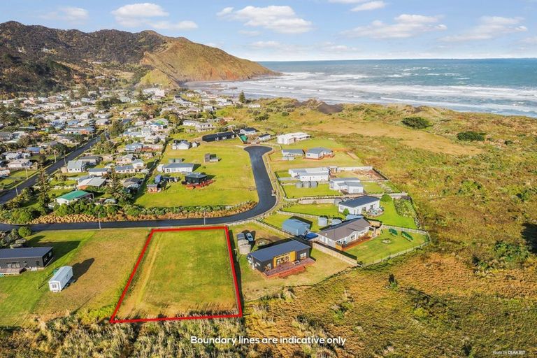 Photo of property in 32 Westside Road, Port Waikato, Tuakau, 2695