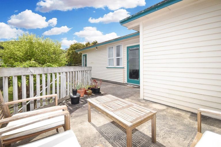 Photo of property in 107 Wallace Road, Mangere Bridge, Auckland, 2022