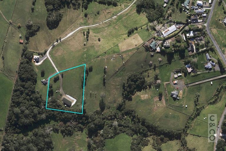 Photo of property in 22 Houkura Place, Taupaki, Henderson, 0782