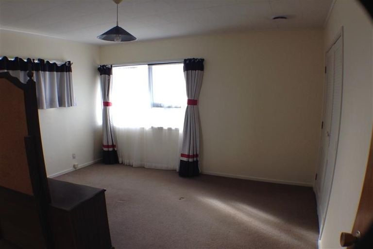 Photo of property in 11 Santiago Crescent, Unsworth Heights, Auckland, 0632