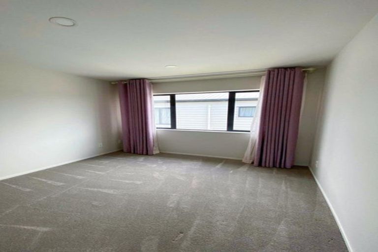 Photo of property in 50 Craigs Way, Hobsonville, Auckland, 0616