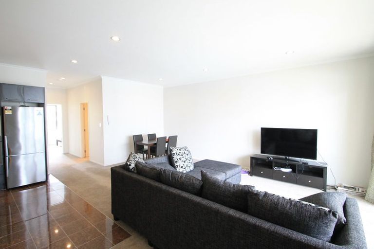 Photo of property in 22c/132 Stancombe Road, Flat Bush, Auckland, 2016