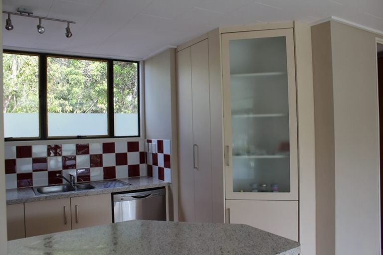 Photo of property in 1/6 Lyons Avenue, Murrays Bay, Auckland, 0630