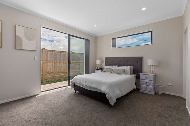 Photo of property in 2 Poutawa Lane, Clarks Beach, 2122