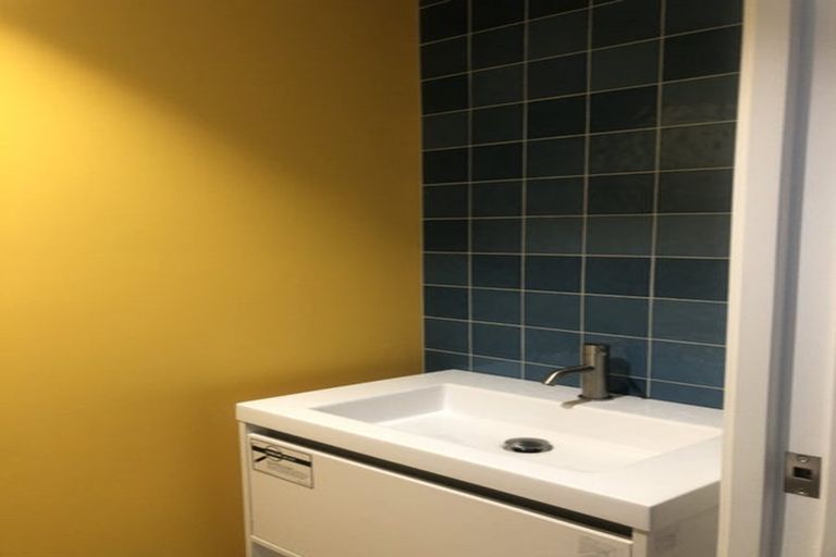 Photo of property in 6 Caples Place, Fernhill, Queenstown, 9300