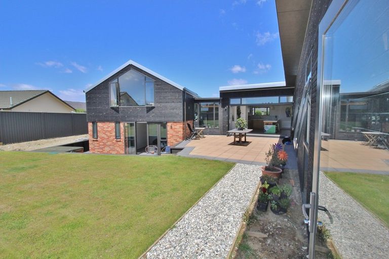 Photo of property in 16 Larch Crescent, Alexandra, 9320