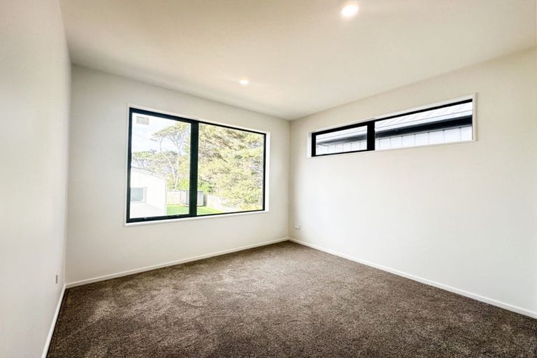 Photo of property in 23d West Harbour Drive, West Harbour, Auckland, 0618