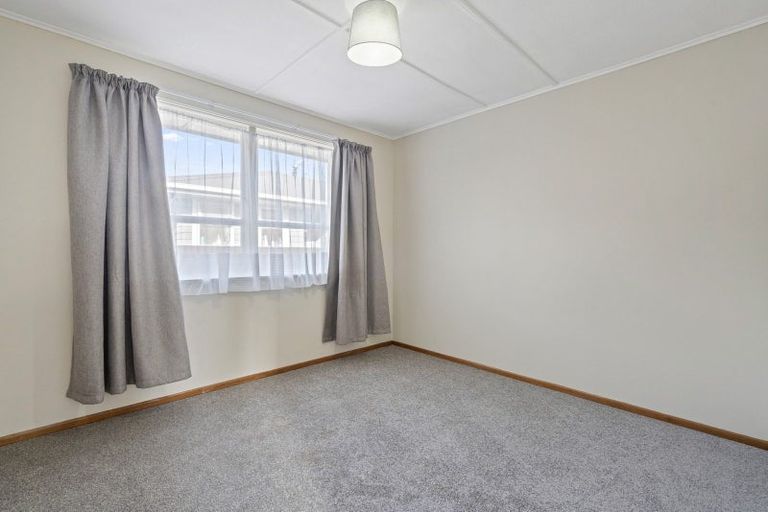 Photo of property in 8 Oregon Drive, Maoribank, Upper Hutt, 5018