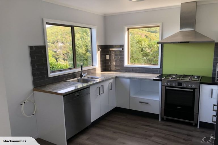 Photo of property in 17b Govind Grove, Ngaio, Wellington, 6035