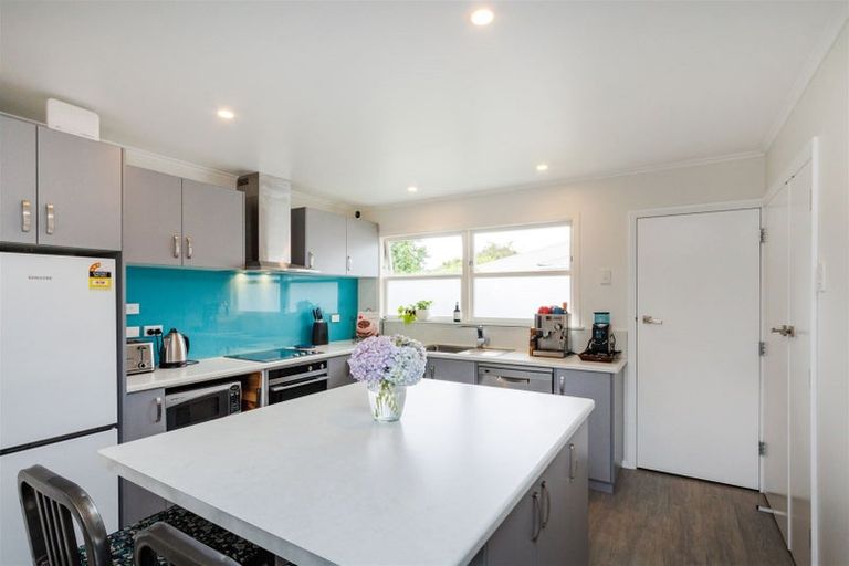 Photo of property in 11 Erin Street, Hokowhitu, Palmerston North, 4410