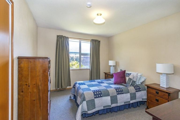 Photo of property in 3 Aberfoyle Place, Parklands, Christchurch, 8083