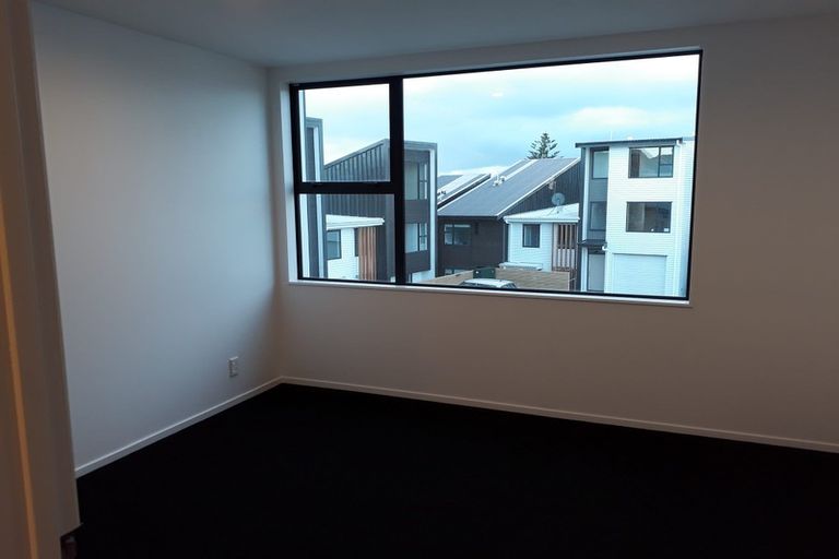Photo of property in 19/15 Chivalry Road, Glenfield, Auckland, 0629