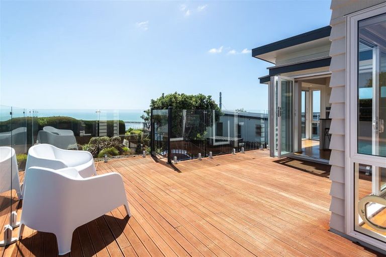 Photo of property in 40 Belleview Terrace, Mount Pleasant, Christchurch, 8081